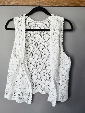 Allegra K White Crochet Lace Sleeveless Vest. Open Front Cardigan. Romantic